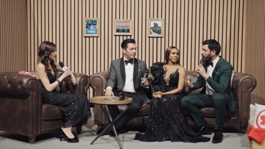 
											Vignette pour Property Brothers & Deborah Cox – Gala du 25e anniversaire feu de camp candide												
