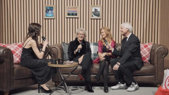 
											Vignette pour Créateurs de Degrassi – Gala du 25e anniversaire feu de camp candide												