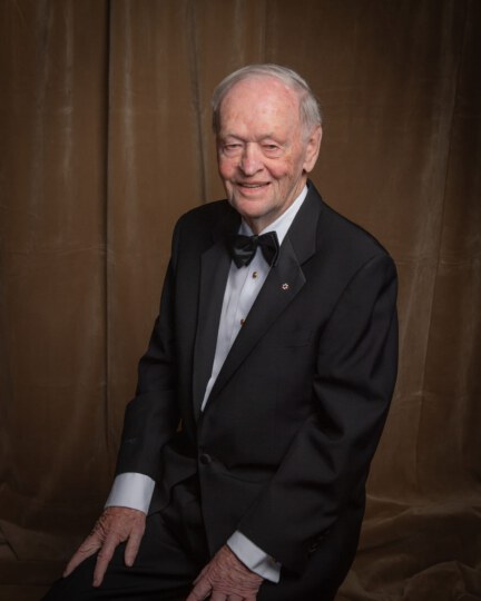 Jean Chrétien posing for portrait at Canada's Walk of Fame 25th Anniversary