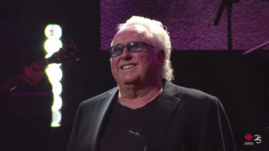 
											Vignette pour Mike Reno et Paul Dean de Loverboy interprètent Working For The Weekend – Le rocher du Canada												