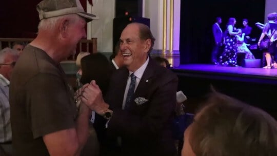 
											Vignette pour Jim Treliving – Une étoile d’ici sur l’Allée des célébrités canadiennes												